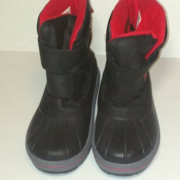 Snow Boots - Picture 1 of 3